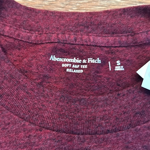 NWT Ambercrombie t-shirt small - Picture 3 of 6